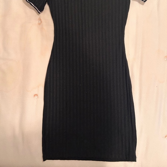 H&M Black Short-sleeve Mini Dress - Picture 2 of 4